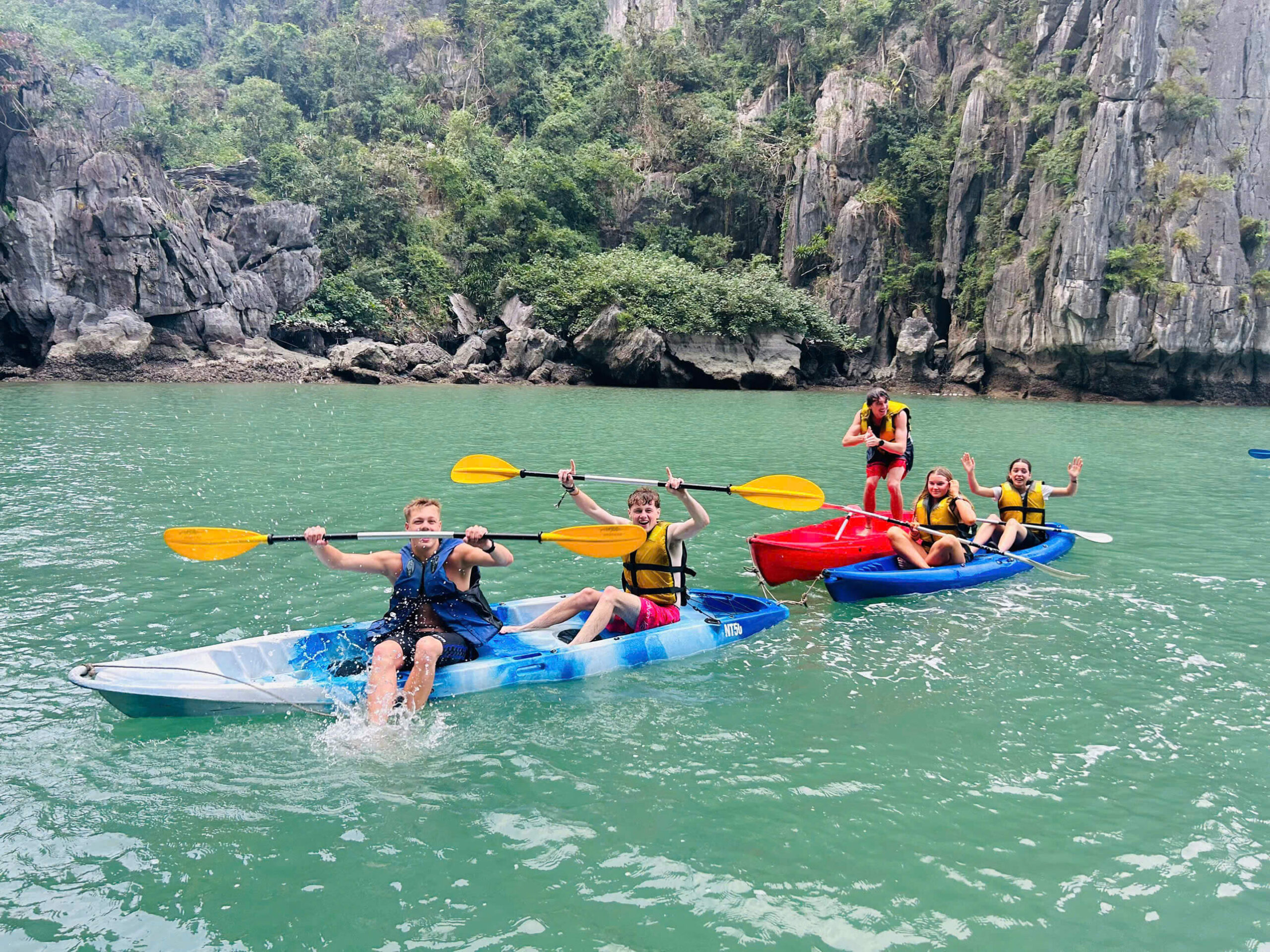 Ha Long Bay deluxe day cruise